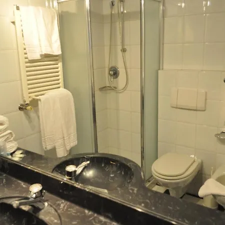 Cinzia Ristorante Christian E Manuel Otel Vercelli