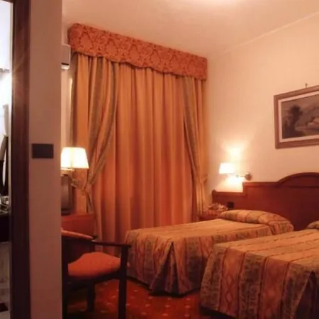 Отель Cinzia Ristorante Christian E Manuel Верчелли