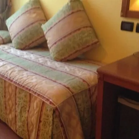 Cinzia Ristorante Christian E Manuel Отель Верчелли