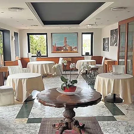 ホテル Cinzia Ristorante Christian E Manuel ヴェルチェッリ