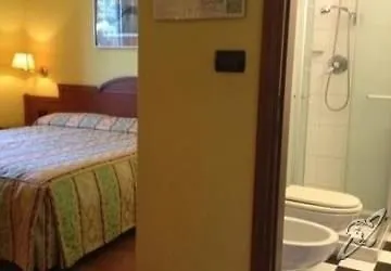 Cinzia Ristorante Christian E Manuel מלון 3*