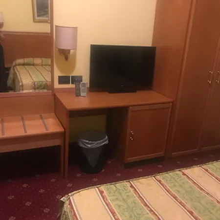 Cinzia Ristorante Christian E Manuel 3* Верчелли